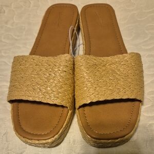 Universal Thread Tan Espadrille Slides